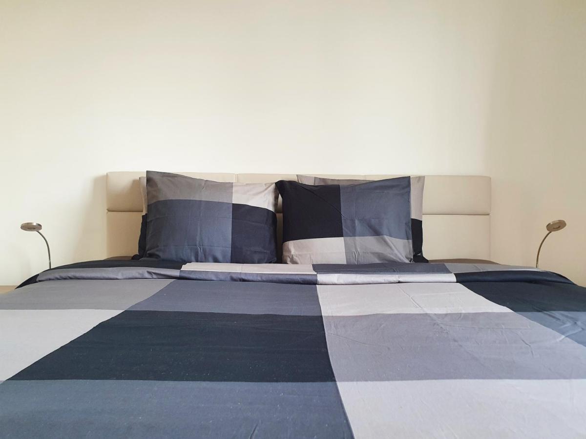 Near Lake Spacious & Furnished Beautiful Apartment فيينا المظهر الخارجي الصورة
