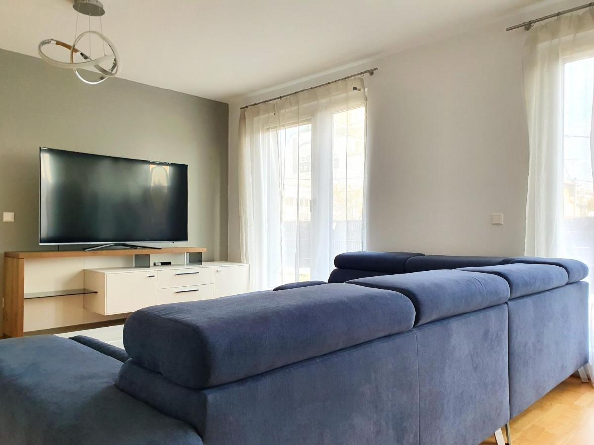 Near Lake Spacious & Furnished Beautiful Apartment فيينا المظهر الخارجي الصورة