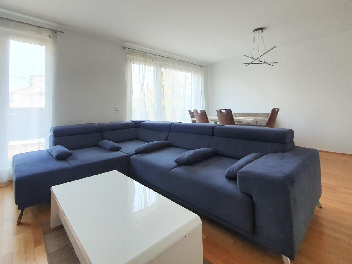 Near Lake Spacious & Furnished Beautiful Apartment فيينا المظهر الخارجي الصورة