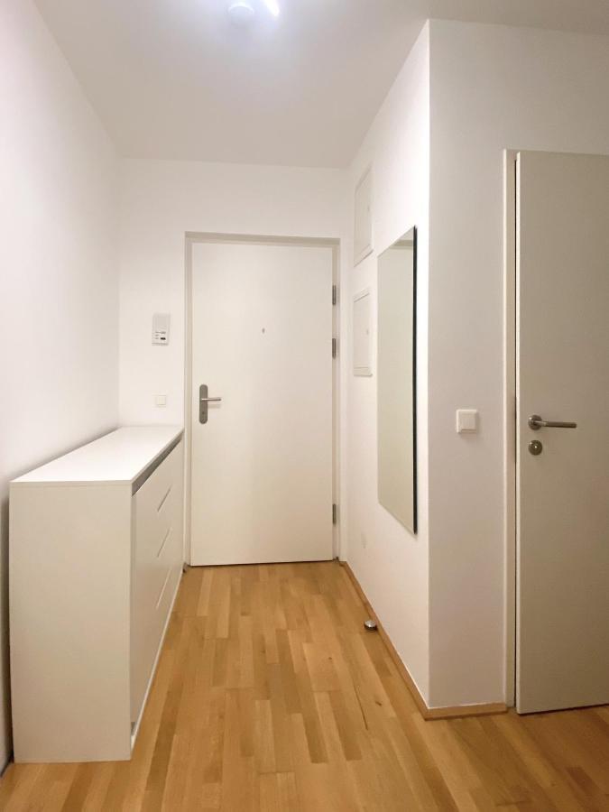 Near Lake Spacious & Furnished Beautiful Apartment فيينا المظهر الخارجي الصورة
