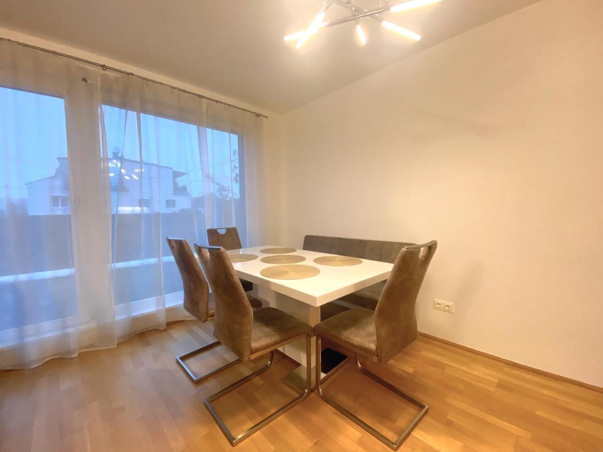 Near Lake Spacious & Furnished Beautiful Apartment فيينا المظهر الخارجي الصورة