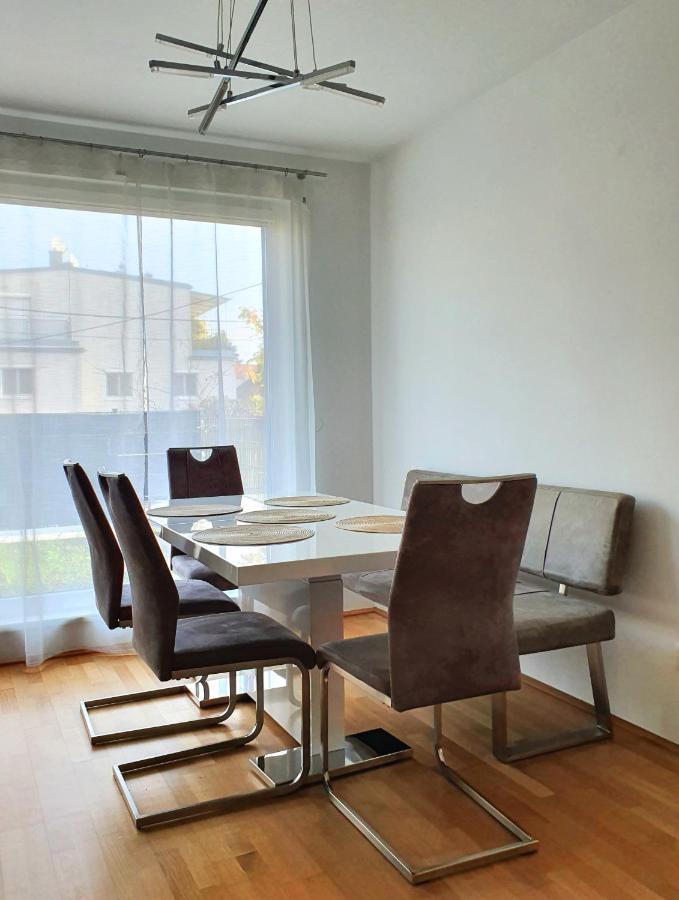 Near Lake Spacious & Furnished Beautiful Apartment فيينا المظهر الخارجي الصورة