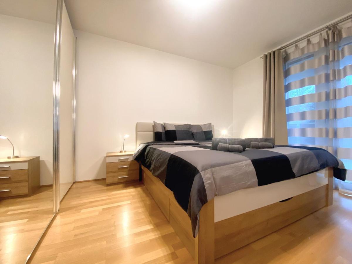 Near Lake Spacious & Furnished Beautiful Apartment فيينا المظهر الخارجي الصورة